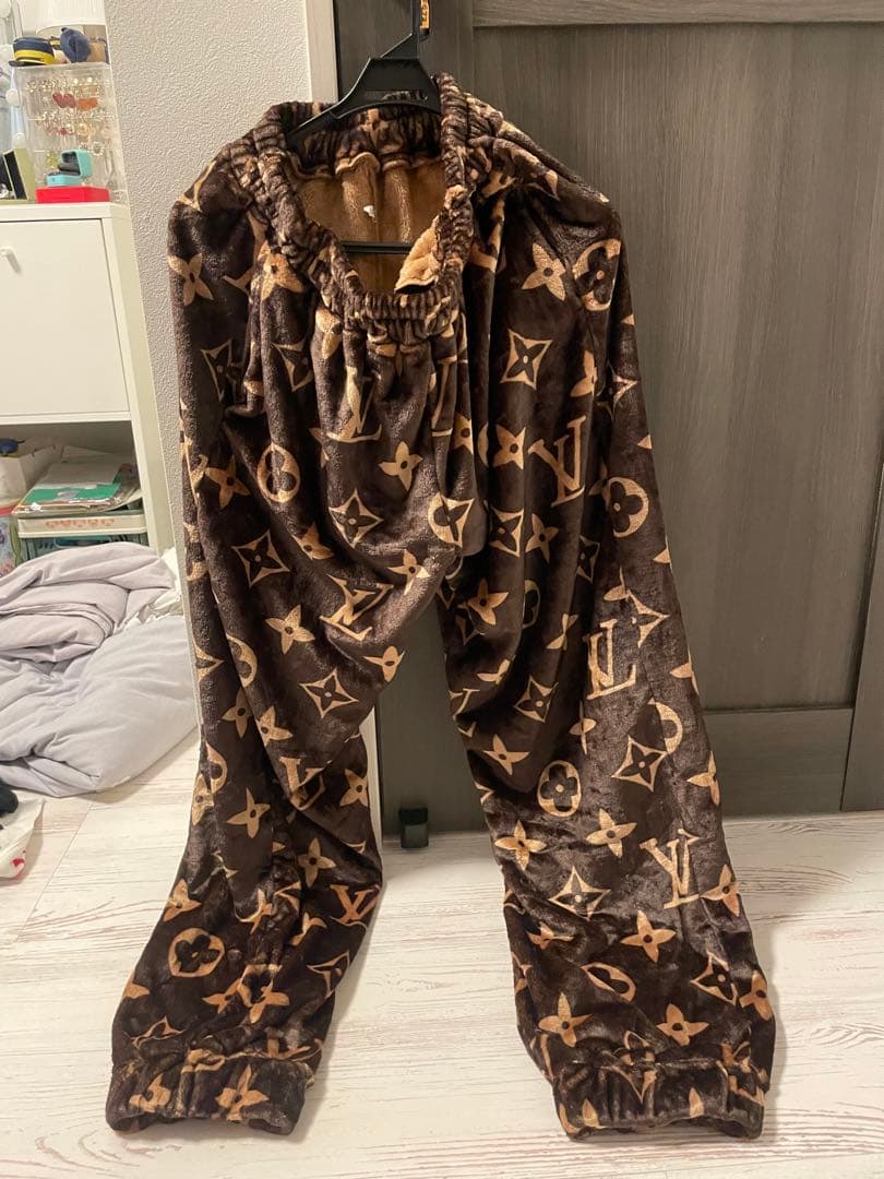 猫*師様 VANDY THE PINK LV Monogram Cozy