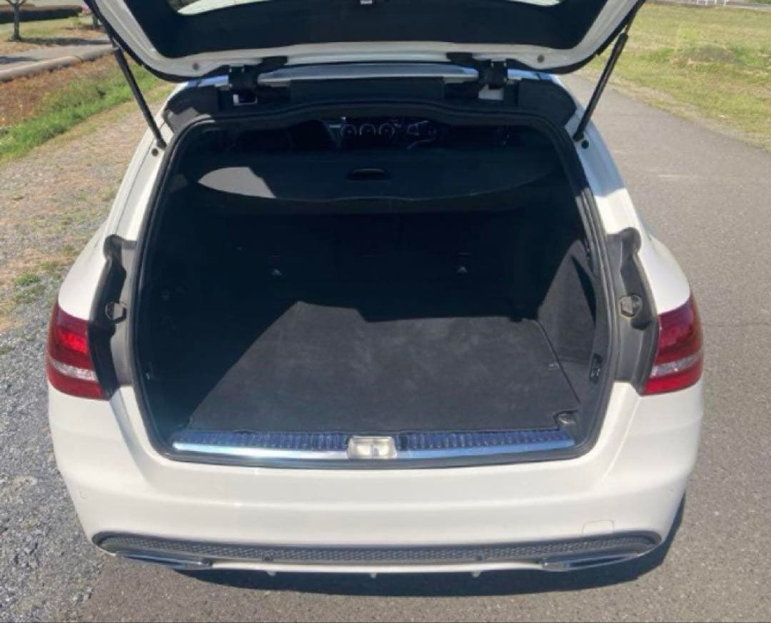 W205 Cクラスステーションワゴン　トノカバー 中古 美品 S205