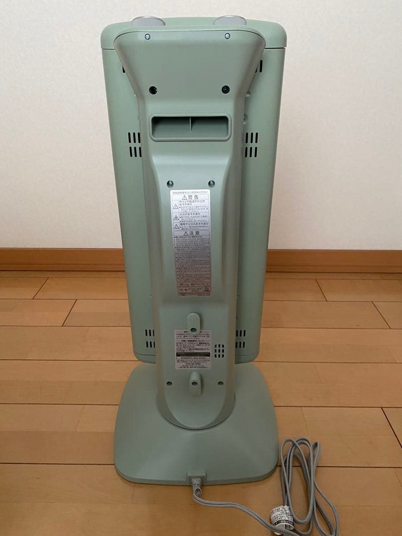 Aladdin（アラジン）遠⾚グラファイトヒーター（AEH-2G10BJ）