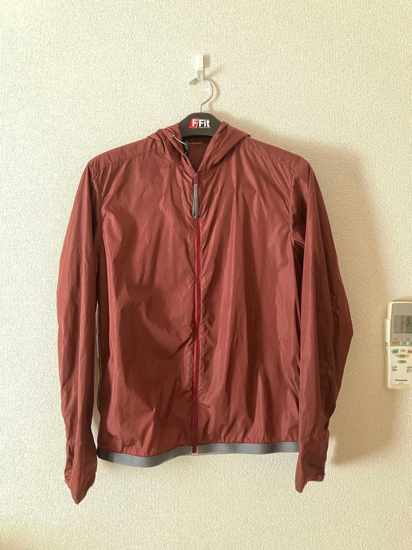 し*い様 PRADA SPORTダークレッド フード付きジャケット　2000ss