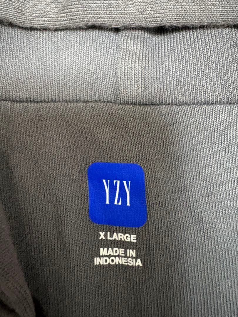 YEEZY GAP ダークグレージップパーカー