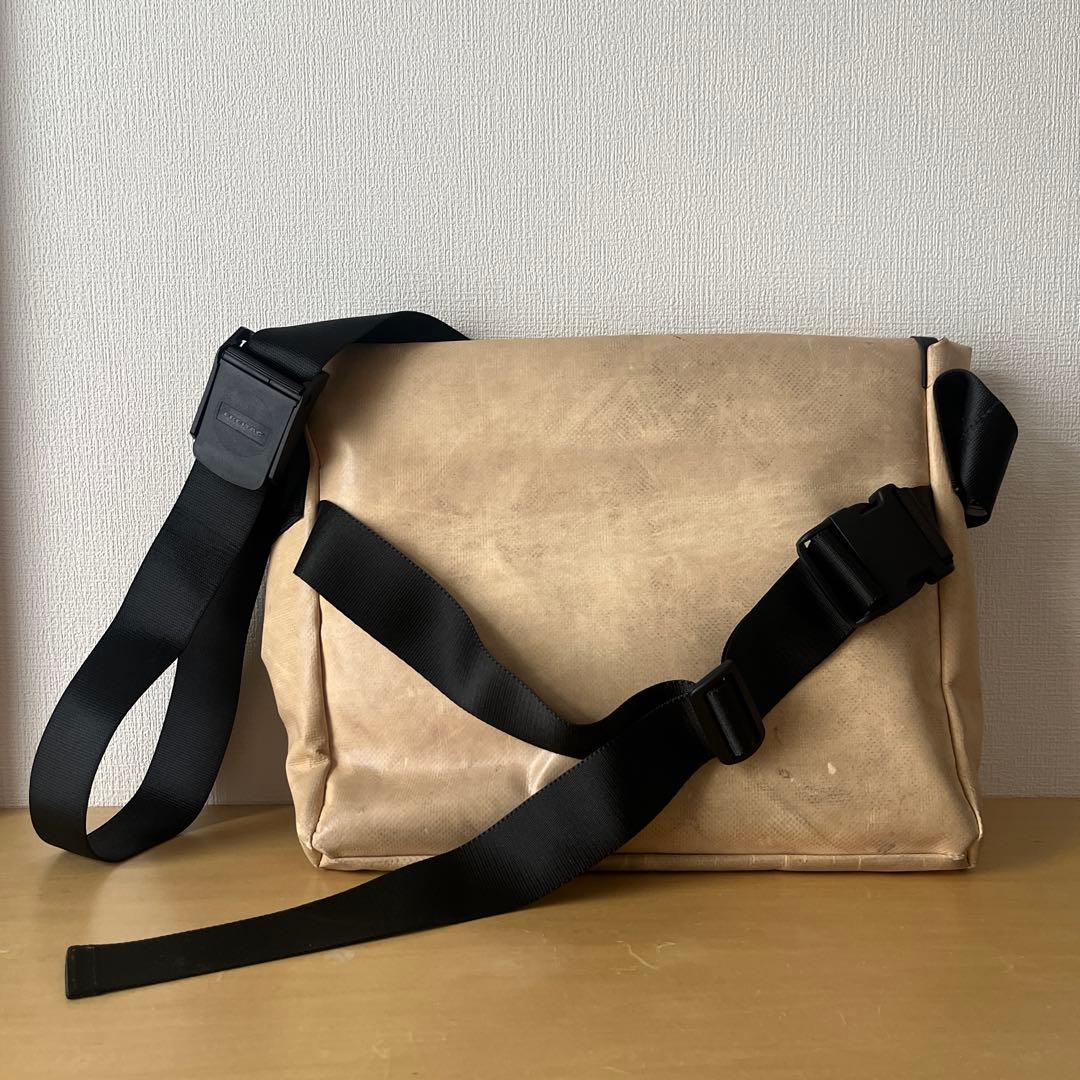 FREITAG DRAGNET F12 クリームホワイト　エメラルドグリーン