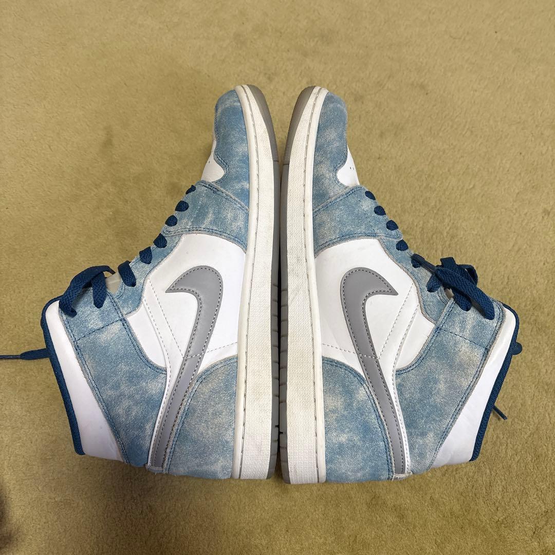 ナイキ エアジョーダン1 ミッド SE ホワイト ハイパー ロイヤル レッド