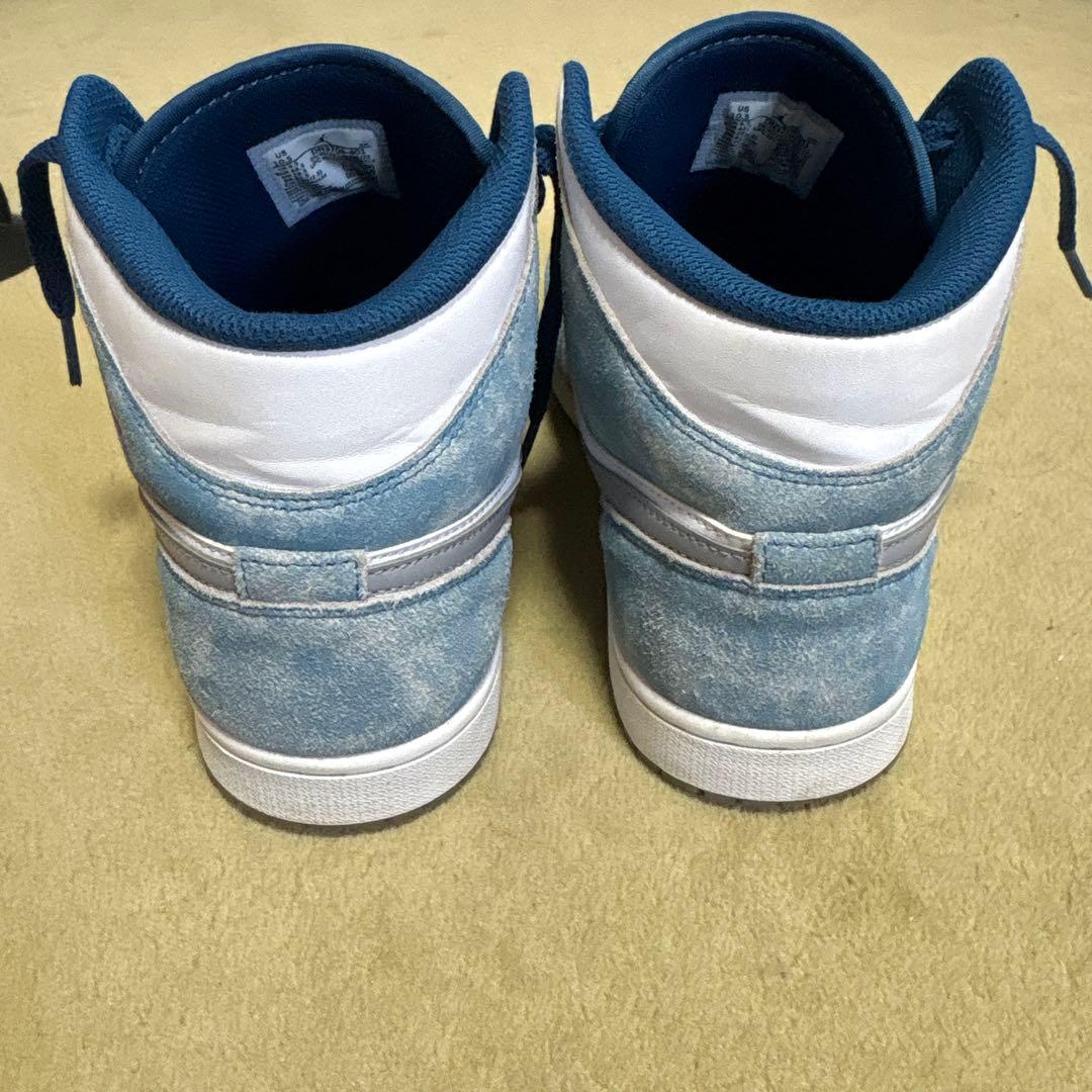 ナイキ エアジョーダン1 ミッド SE ホワイト ハイパー ロイヤル レッド