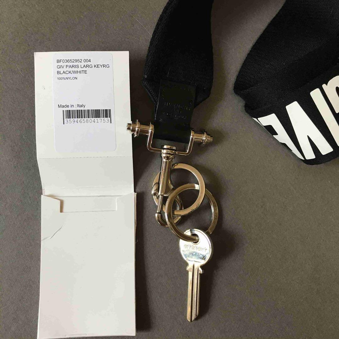 正規 Givenchy ジバンシィ ロゴ ネックストラップ