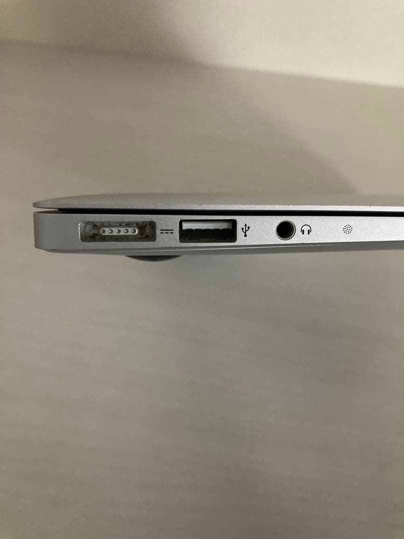 MacBook Air Mid 2012 充電器付き