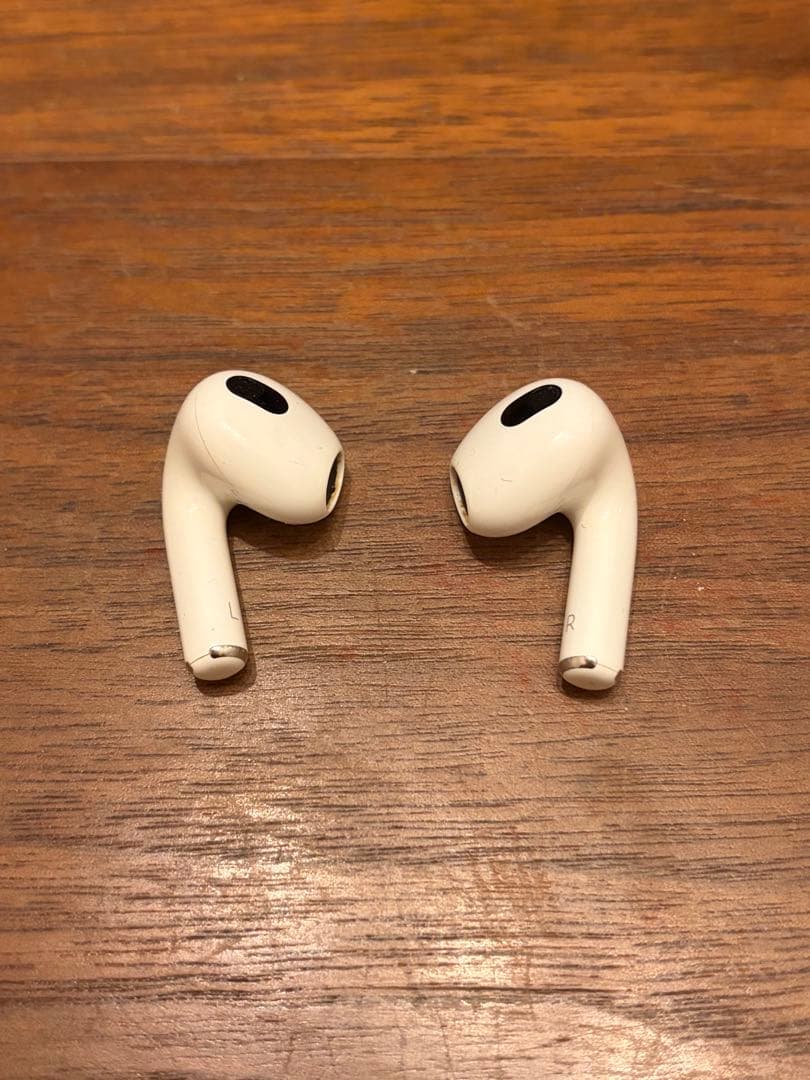 AirPods第3世代　Lightning版