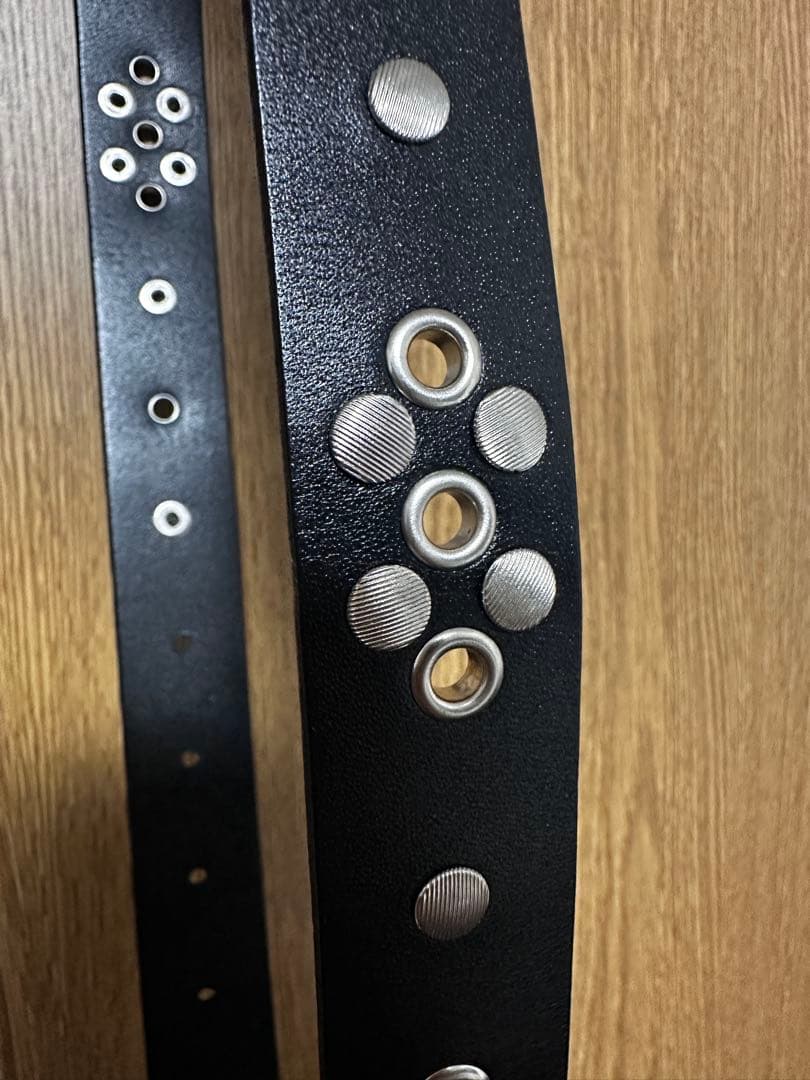 LEMAIRE スタッズ付きブラックレザーベルト