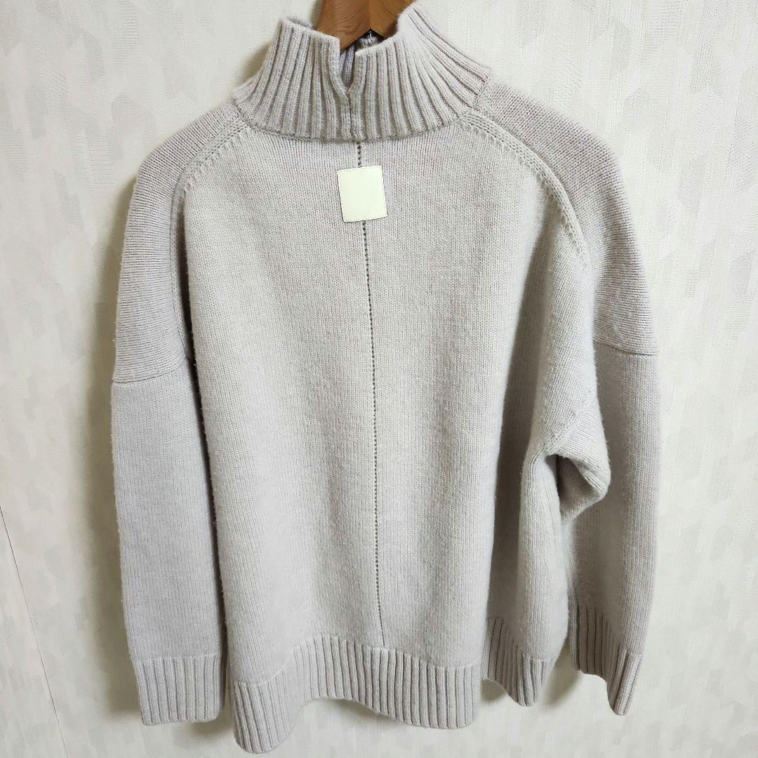 ⭐すじ⭐CINOH　チノ　ベージュ　 タートルネック ニット　革パッチ