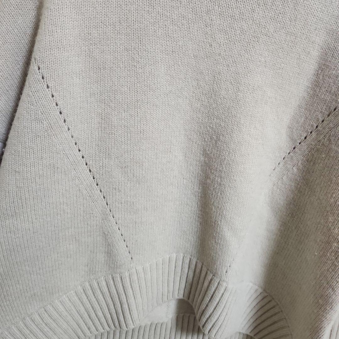 ⭐すじ⭐CINOH　チノ　ベージュ　 タートルネック ニット　革パッチ