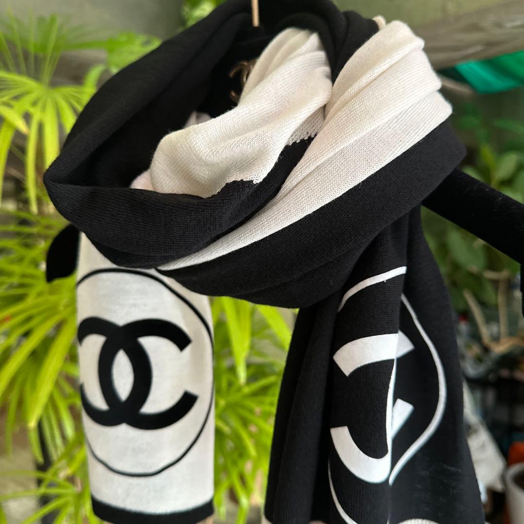 CHANEL ロゴ入りマフラー ブラック/ホワイト