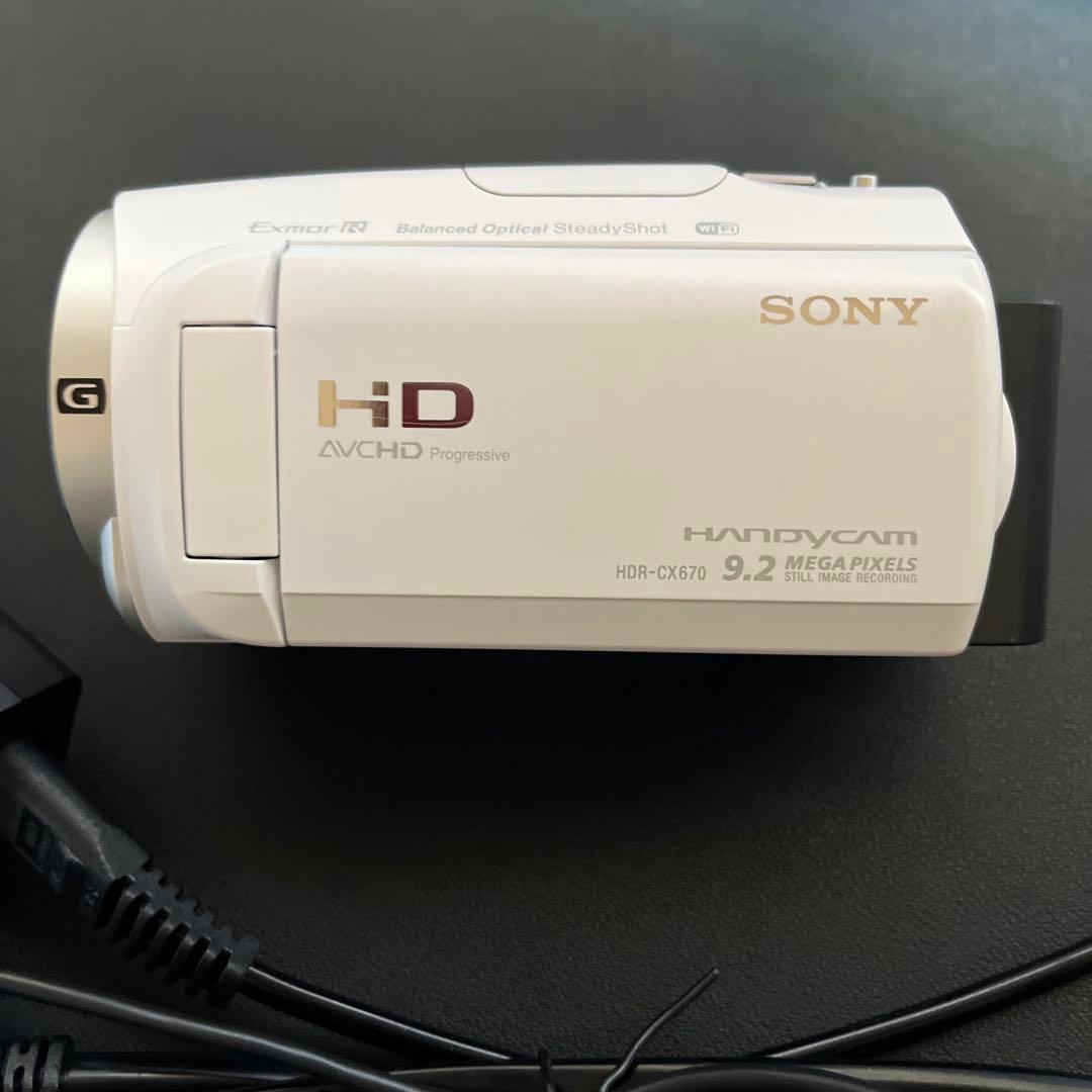 【美品】SONY HDR-CX670 ハンディカム 9.2メガピクセル