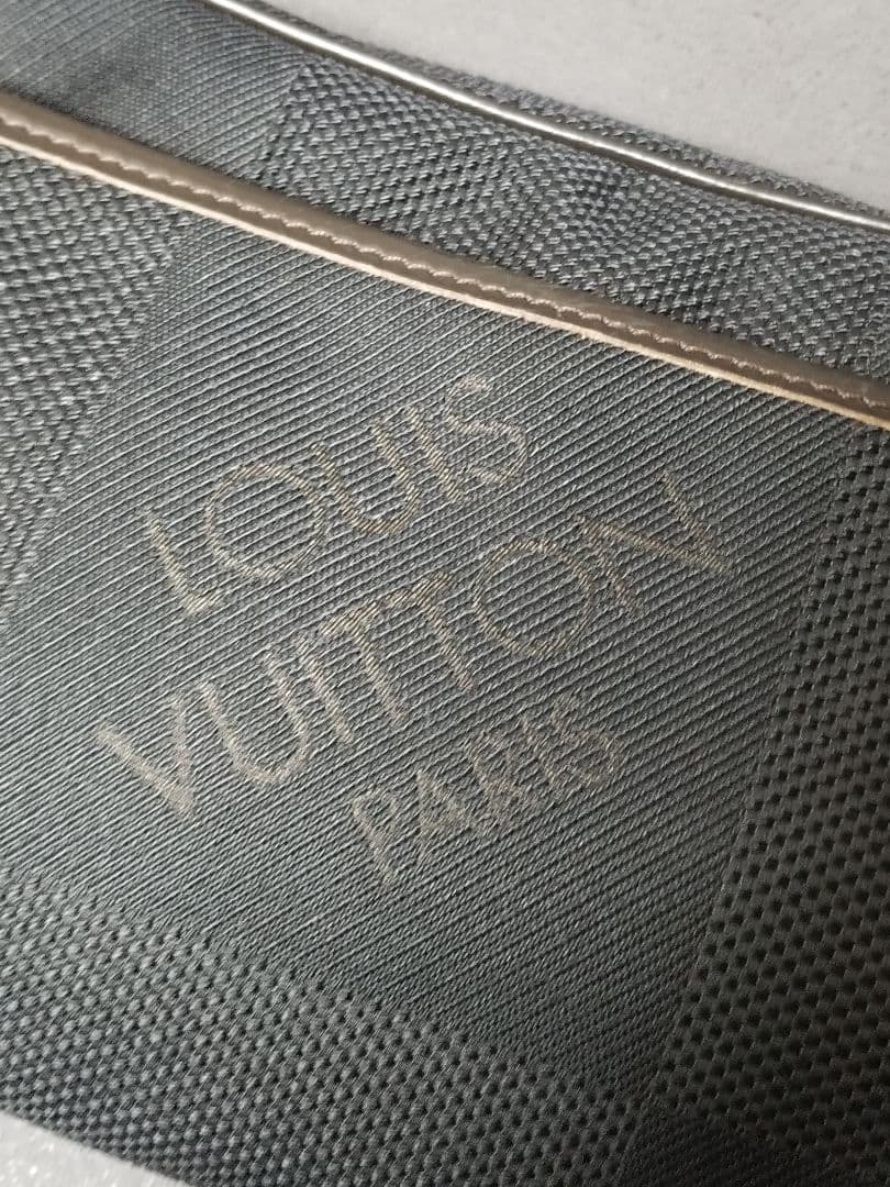 ルイヴィトン ダミエ ジェアン アクロバット ボディバッグ