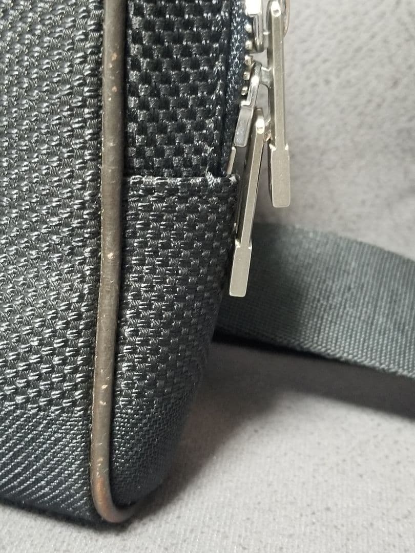 ルイヴィトン ダミエ ジェアン アクロバット ボディバッグ