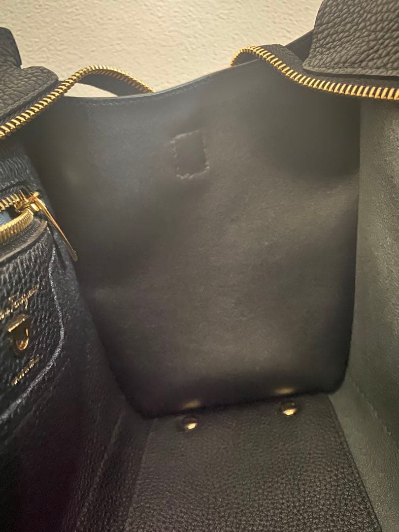 Ferragamo フェラガモ バッグ　21-F478 AMY 黒