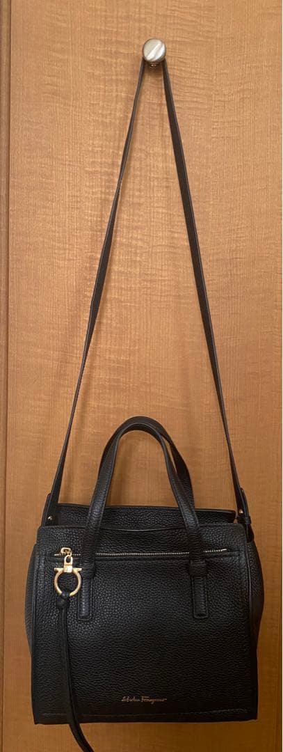 Ferragamo フェラガモ バッグ　21-F478 AMY 黒