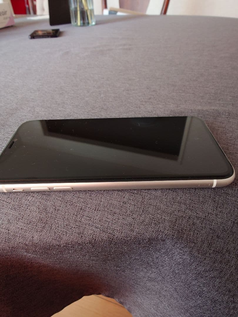 iPhone11 64GB ホワイト　美品　SIMフリー