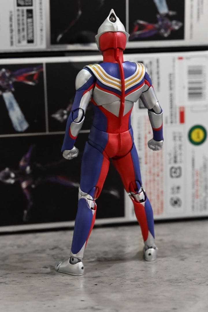 【開封済】S.H.Figuarts（真骨彫製法）ウルトラマンティガマルチタイプ