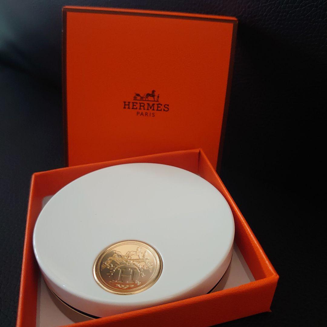 ★専用★新品未使用HERMES 限定フェイスパウダー　プードル オルフェーヴル