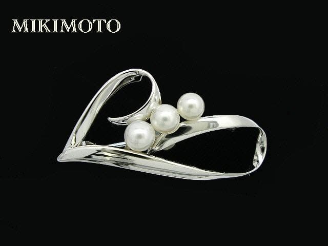 美品です。　ミキモト　シルバーブローチ　アコヤパール付　箱、冊子付き