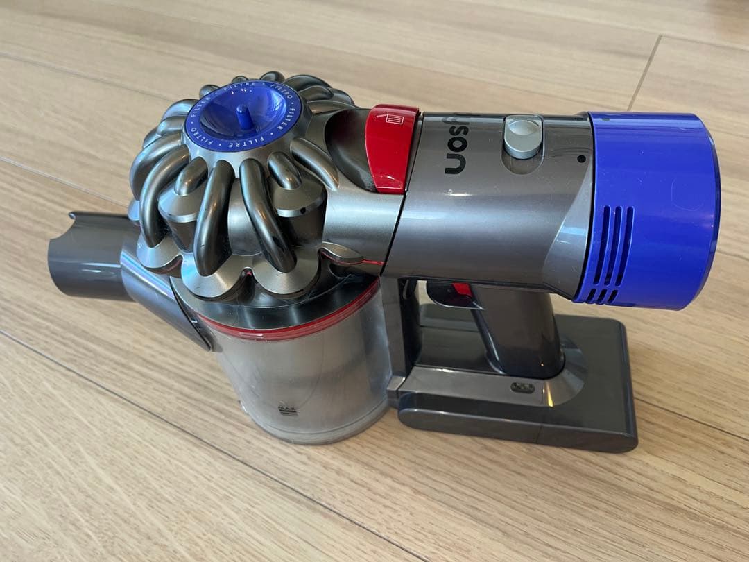 Dyson V8 Slim コードレスクリーナー　8点【ジャンク品】