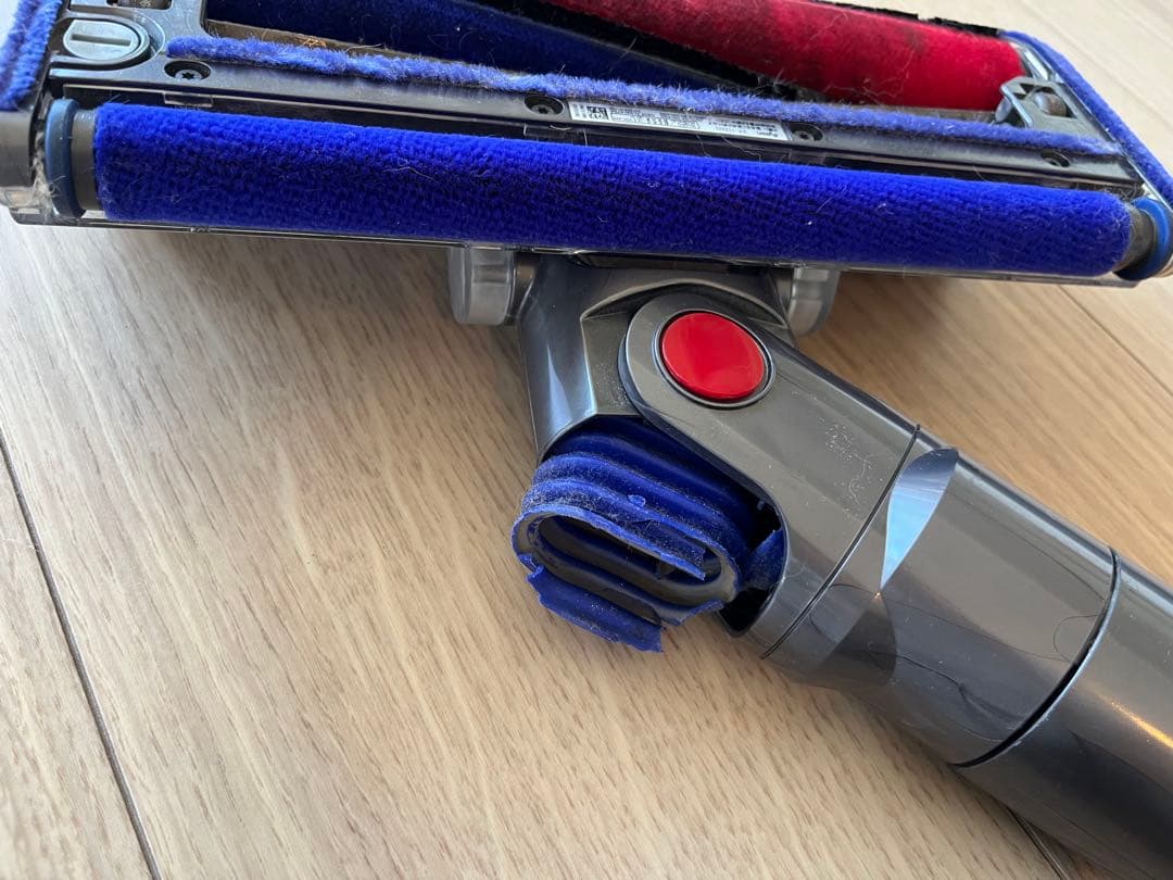 Dyson V8 Slim コードレスクリーナー　8点【ジャンク品】