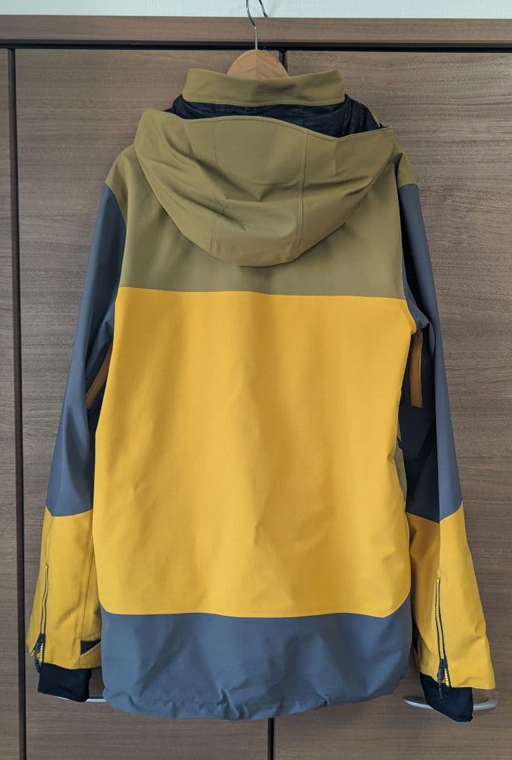 【お値下げ中】VOLCOM GORE-TEXスノーボードジャケット　М