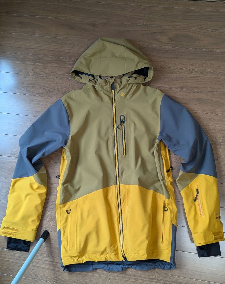 【お値下げ中】VOLCOM GORE-TEXスノーボードジャケット　М