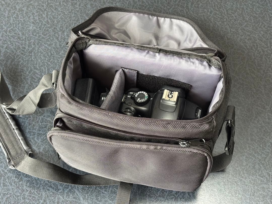 Canon EOS Kiss X50 デジタル一眼レフカメラ