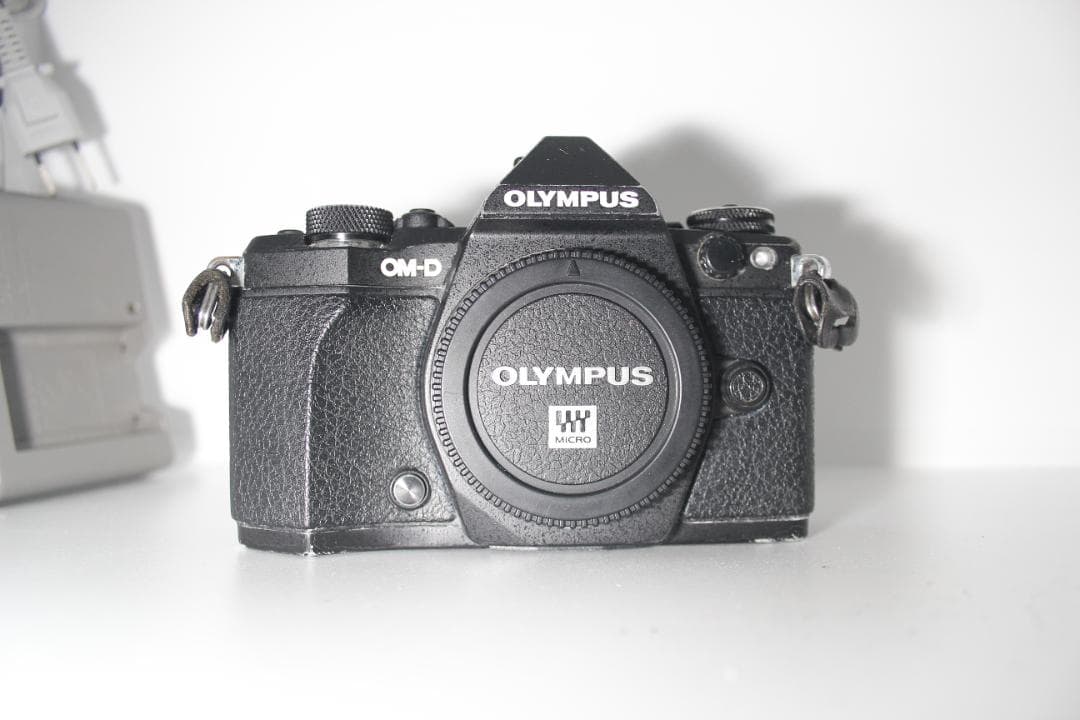 OLYMPUS OM-D E-M5 MARKⅡ