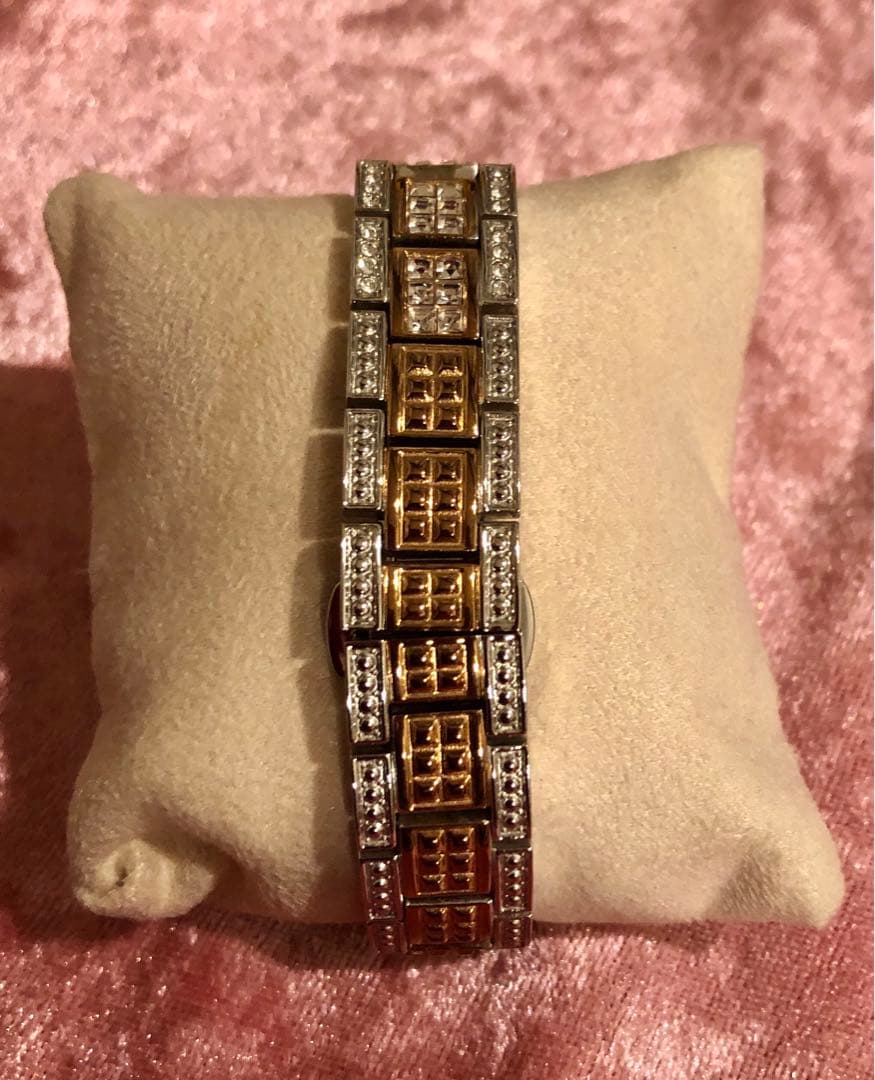【入手困難】⭐️アンコキーヌ⭐️腕時計⭐️ダイヤモンド風装飾 ゴールドシルバー⭐️