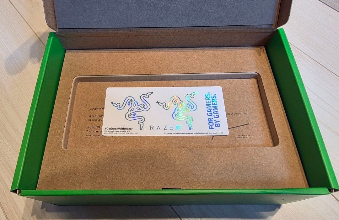 PCケーブル・コネクタ Razer Thunderbolt 5 Dock Mercury White