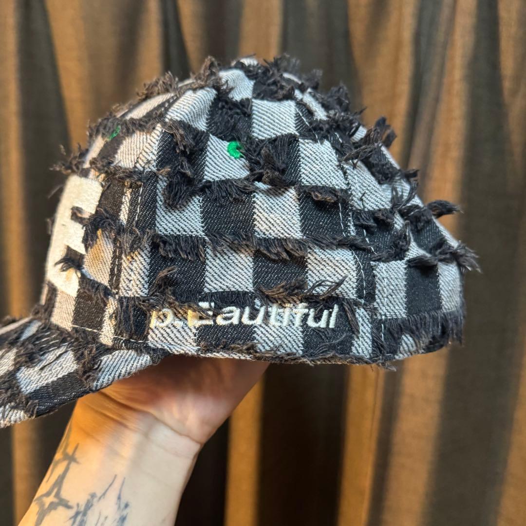 b.E チェック柄 フリンジキャップ