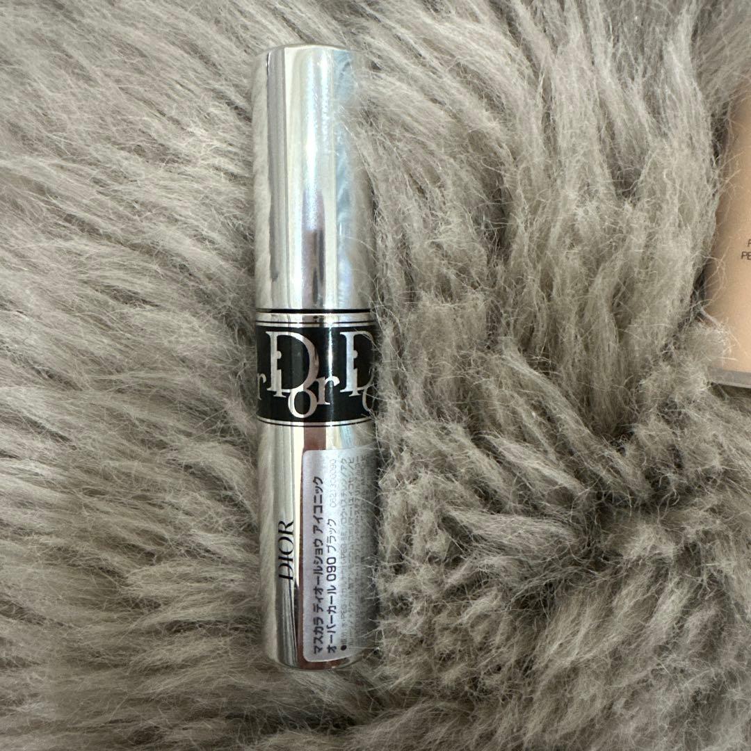 ディオールルミナイザー　限定ポーチつき