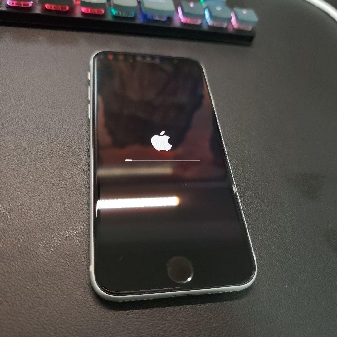 iPhone SE 第2世代 128GB ホワイト