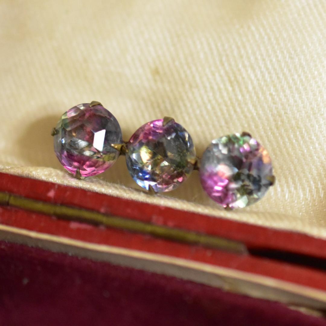 アンティーク 虹色 初期 アイリスガラスのブローチ