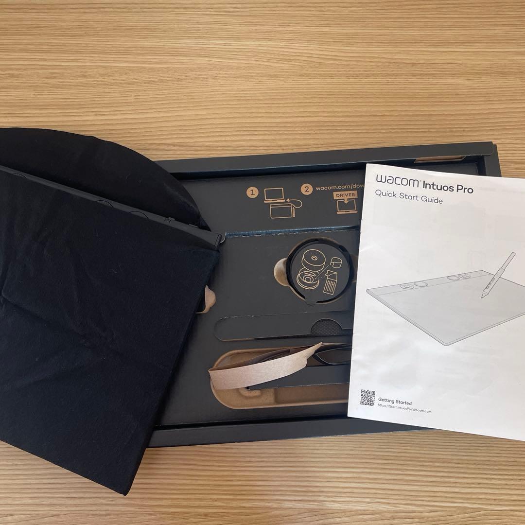 WACOM Intuos Pro ペンタブ Medium PTK670K0C