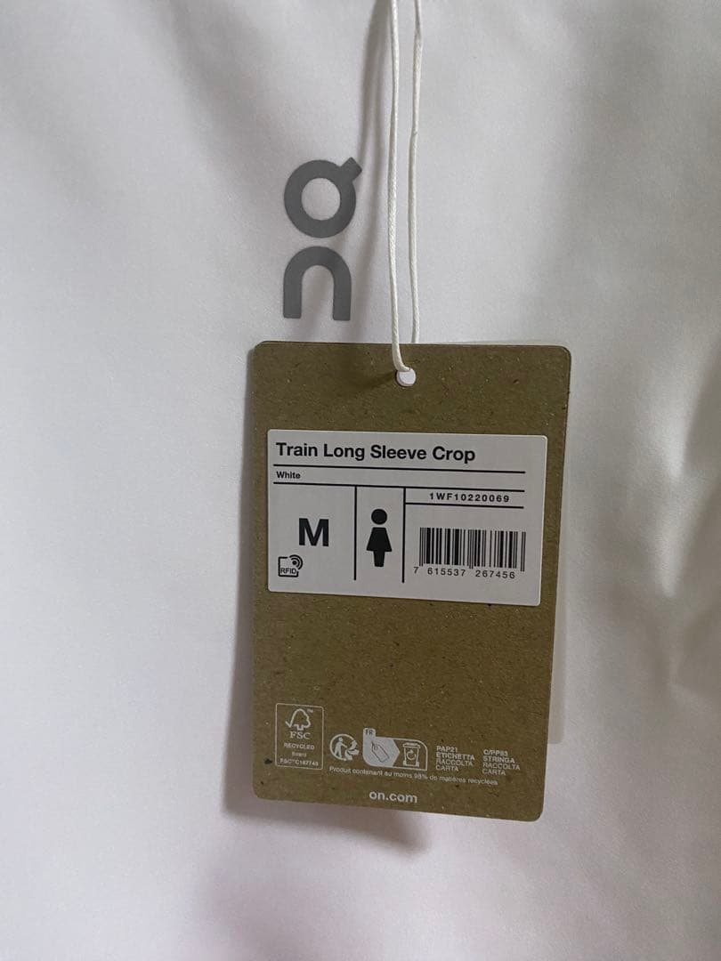 Onオン　トレーニングウェア　トップス　crop【M】