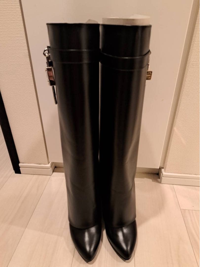 a★r さん専用　GIVENCHYほぼ新品ブラック ロングブーツ