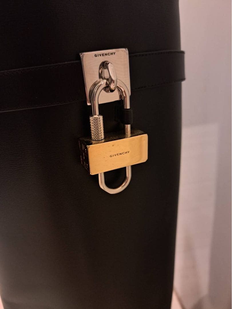 a★r さん専用　GIVENCHYほぼ新品ブラック ロングブーツ