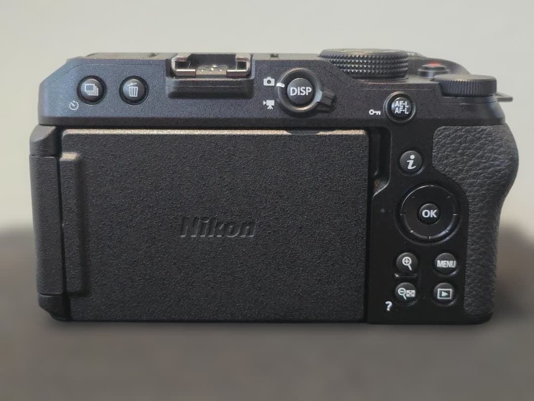 Nikon ミラーレス一眼 Z30