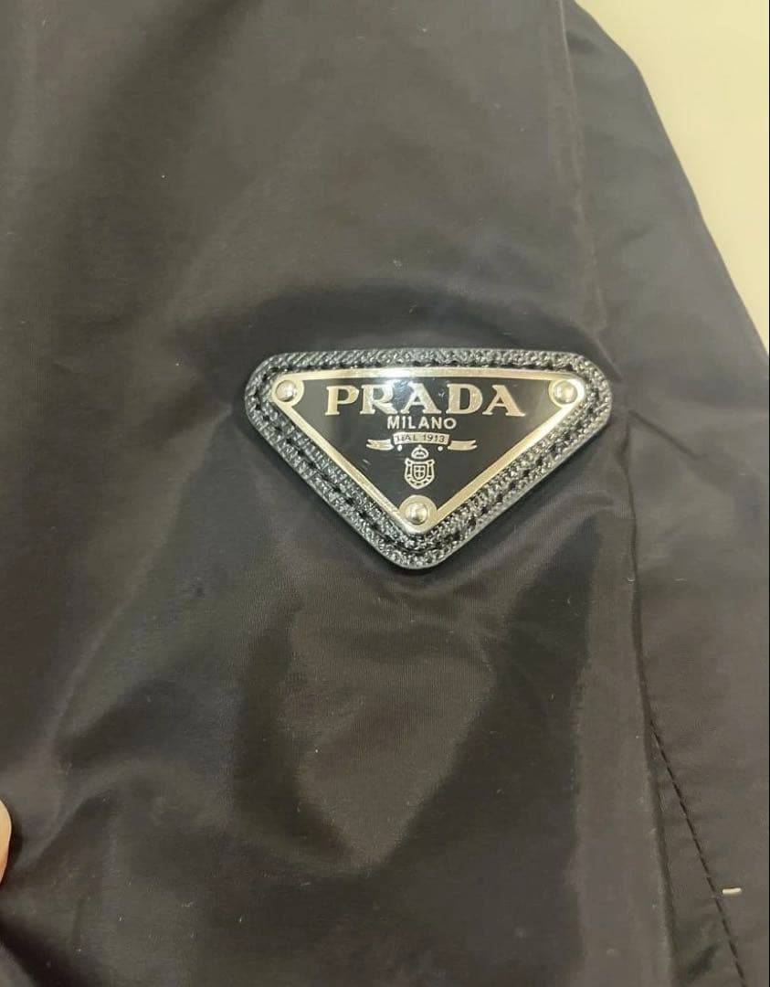 プラダナイロンジャケット(リバーシブル)(ブラック)