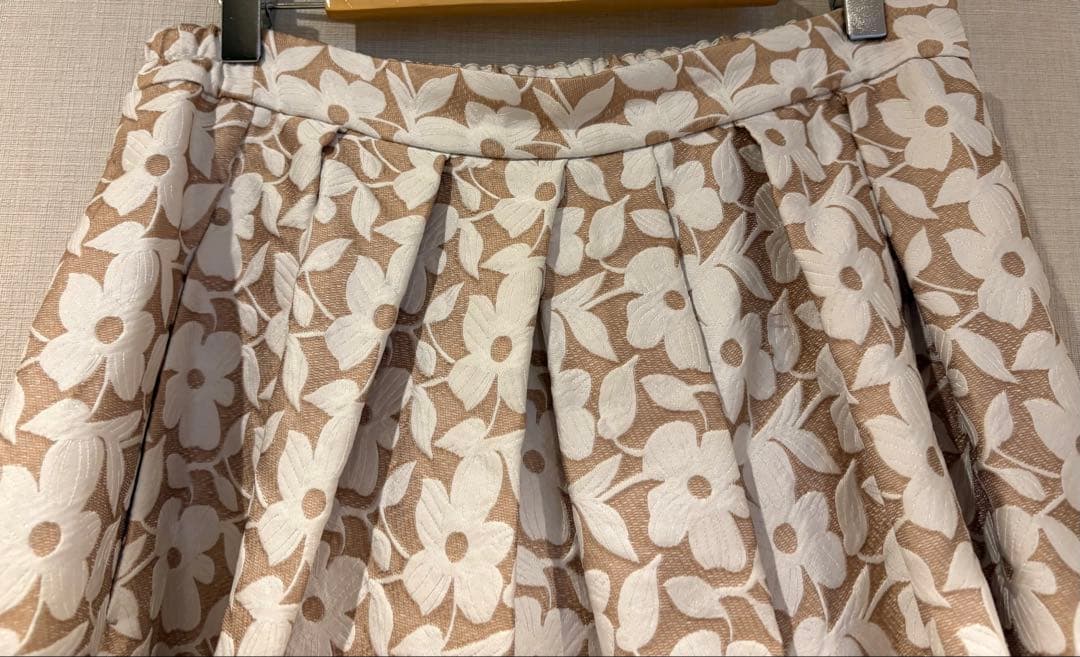 ジャガードスカート