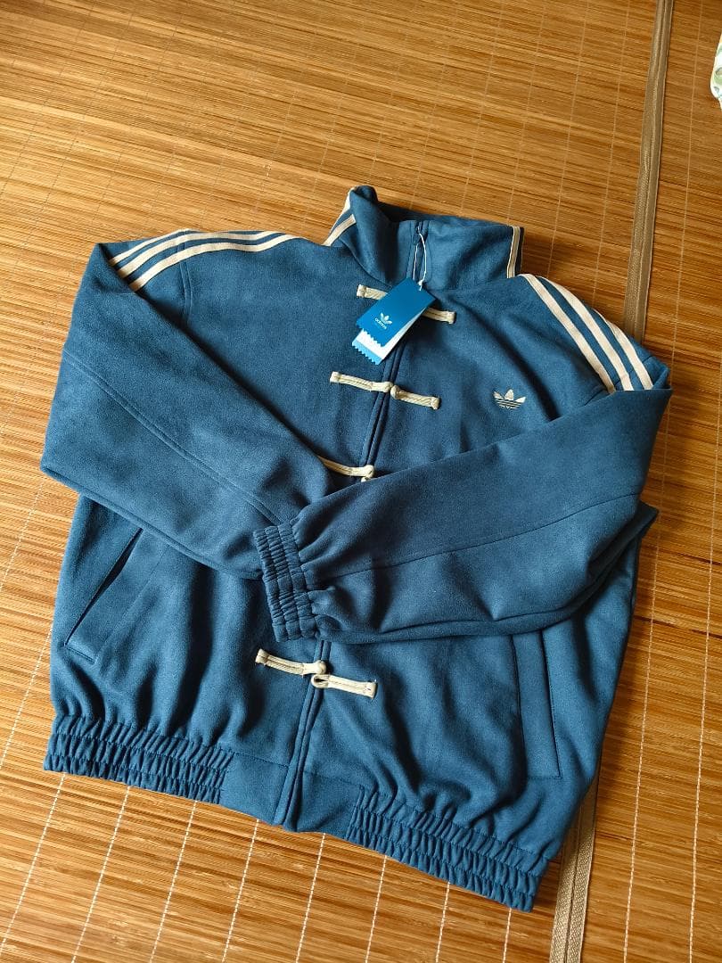 新品 アディダス 中国限定 蛇年トラックジャケット 青 サイズ S 1