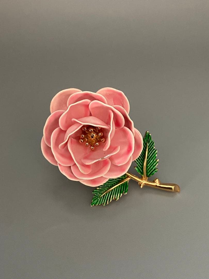 lotuscloud2517⭐️TRIFARIヴィンテージブローチ