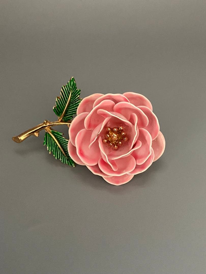 lotuscloud2517⭐️TRIFARIヴィンテージブローチ