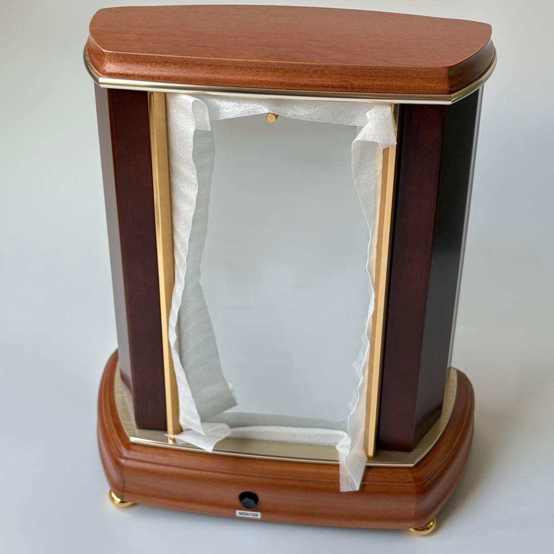 新品未使用　セイコーメロディ置時計エンブレム　木象嵌　電波置き時計　HW528B