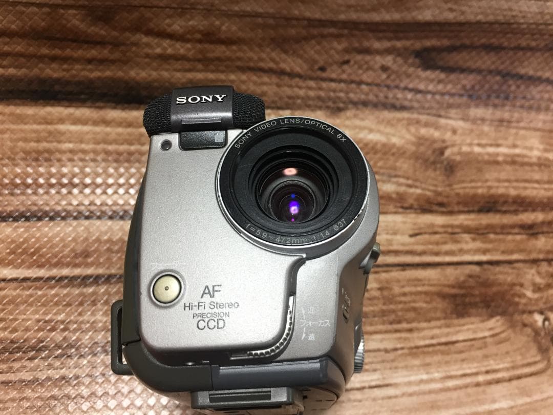 撮影再生ダビングOK　SONY　CCD-TR2　付属品あり　Hi8