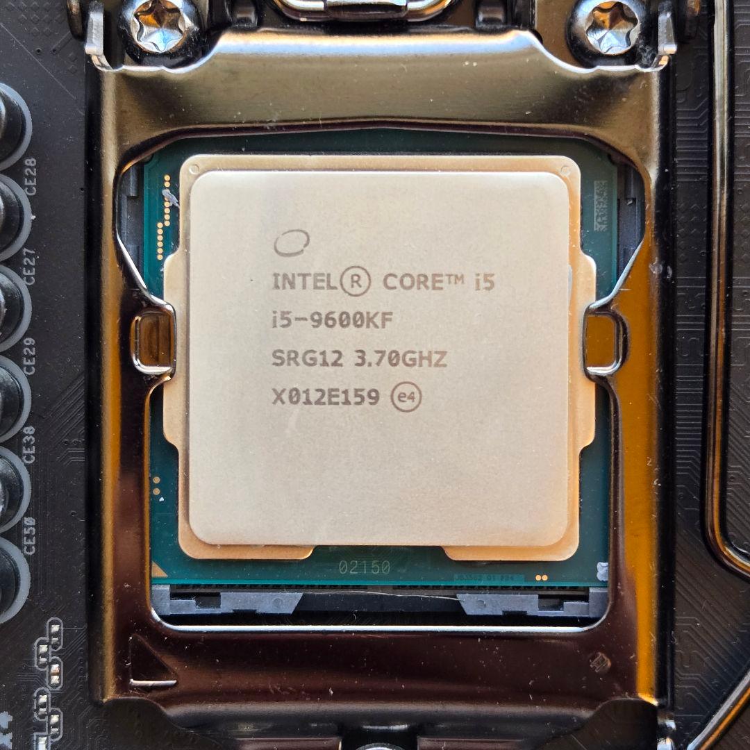 CPU i5 9600KF / Z390 ITX / DDR4-3200 16GBx2