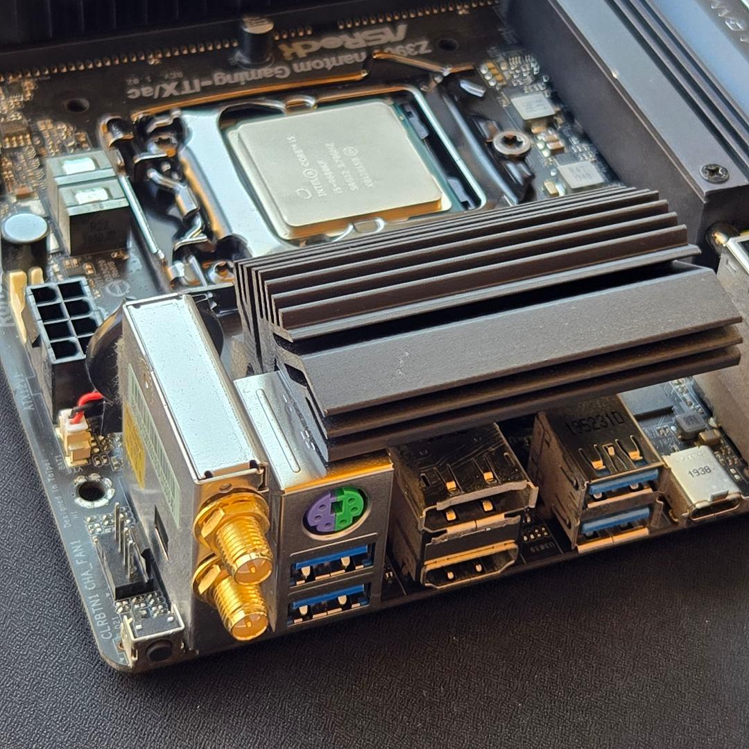 CPU i5 9600KF / Z390 ITX / DDR4-3200 16GBx2